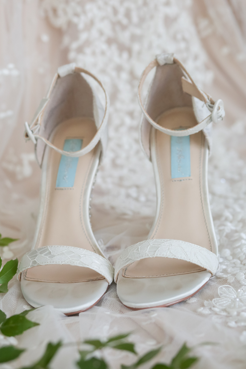 Lifelong Photography Studio Earthscapes Garden Room Featured Wedding