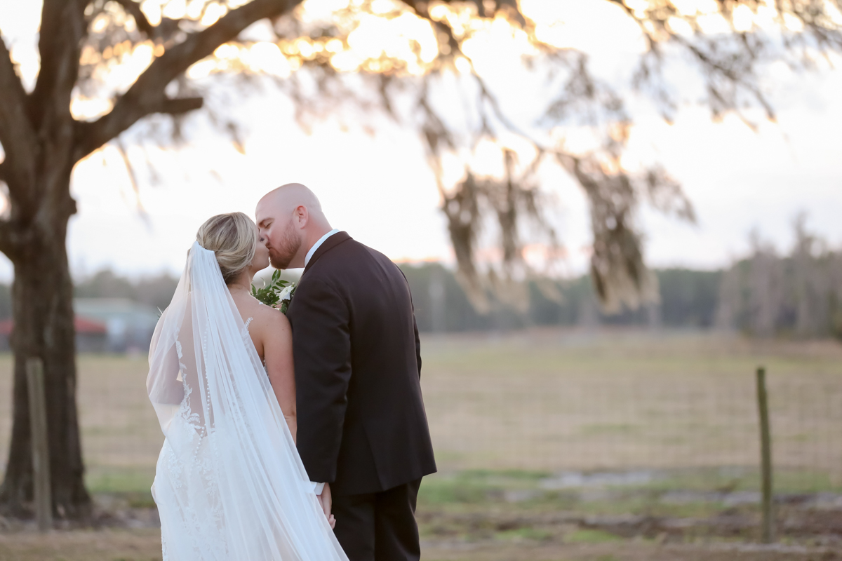 Lifelong Photography Studio Sunny Acres Lodge Featured Wedding Tacari