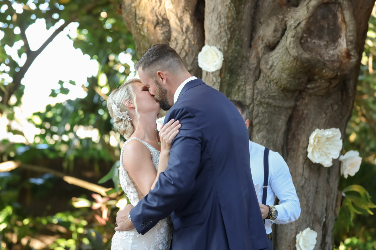 Lifelong Photography Studio Earthscapes Garden Room Featured Wedding